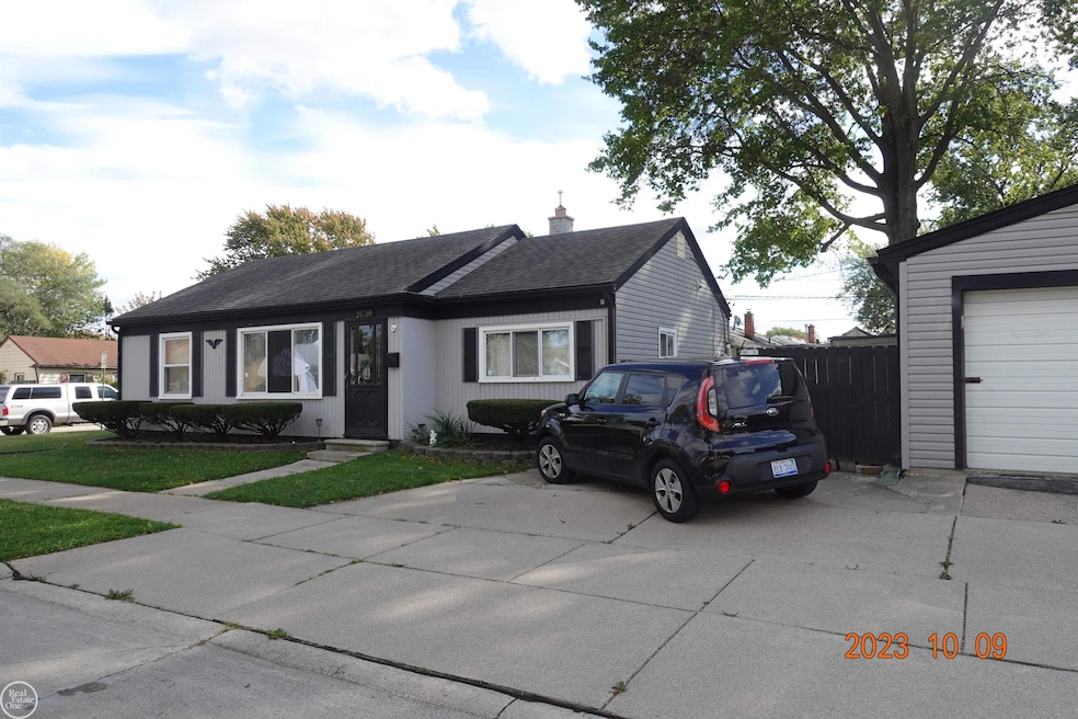 26391 Kathy St, Roseville, MI 48066 - photo 1