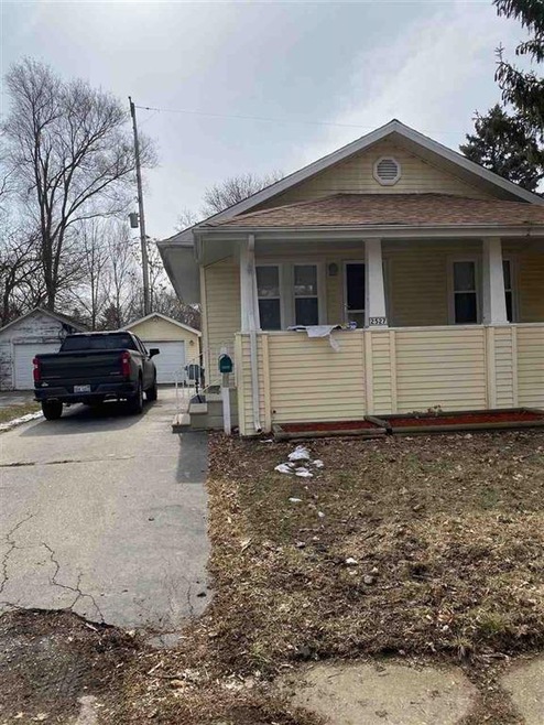 2527 Altoona St, Flint, MI 48504 - photo 1