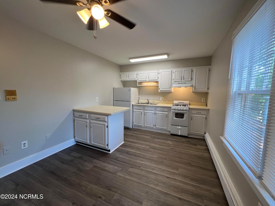 For Rent $1,250/month