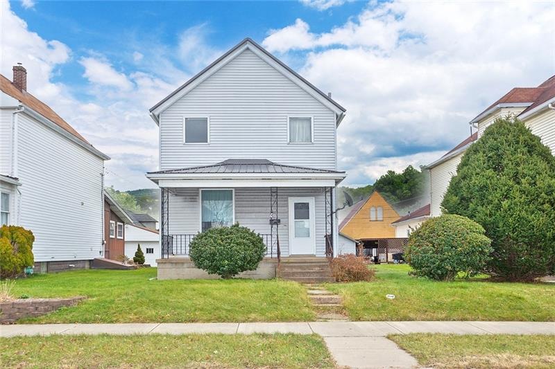 529 Hancock Ave, Vandergrift, PA 15690 - photo 1