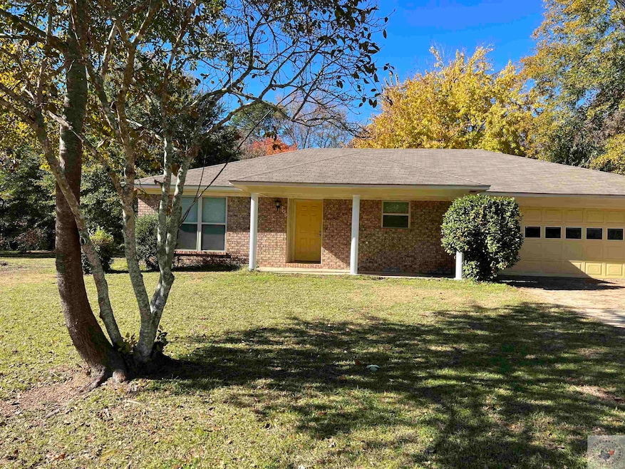 105 Rosewood St, Texarkana, TX 75501 - photo 1