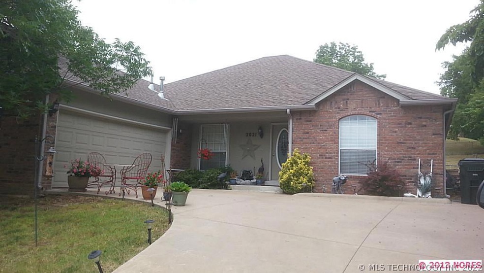 Great home on Cul-de-sac lot in the heart of Clare