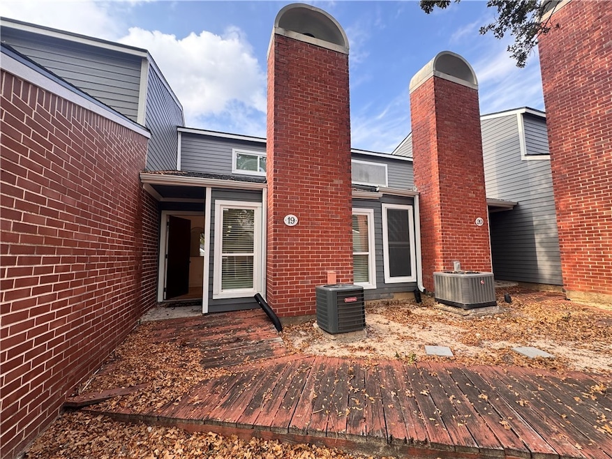 1500 Olympia Way unit 19, College Station, TX 77840 - photo 1