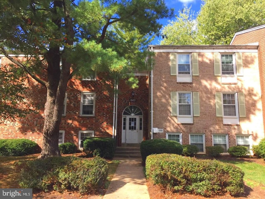 842 Quince Orchard Blvd unit T1, Gaithersburg, MD 20878 - photo 1
