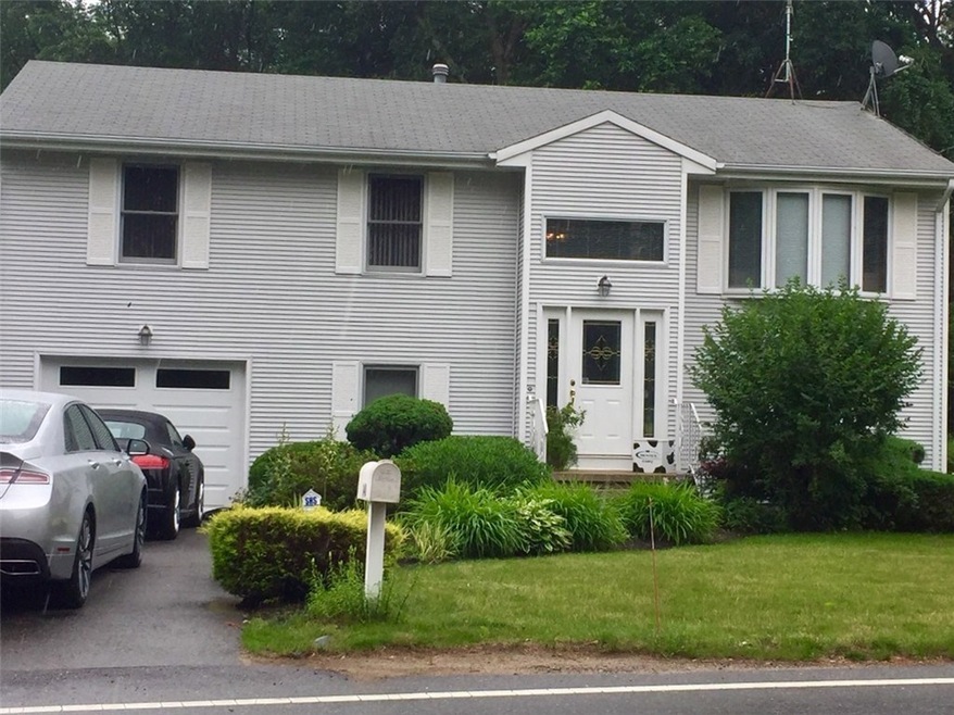 140 Estrell Dr, Riverside, RI 02915 - photo 1