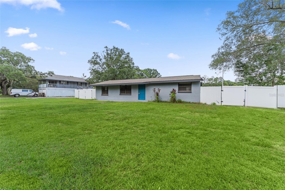 6121 N Falkenburg Rd, Tampa, FL 33610 - photo 1