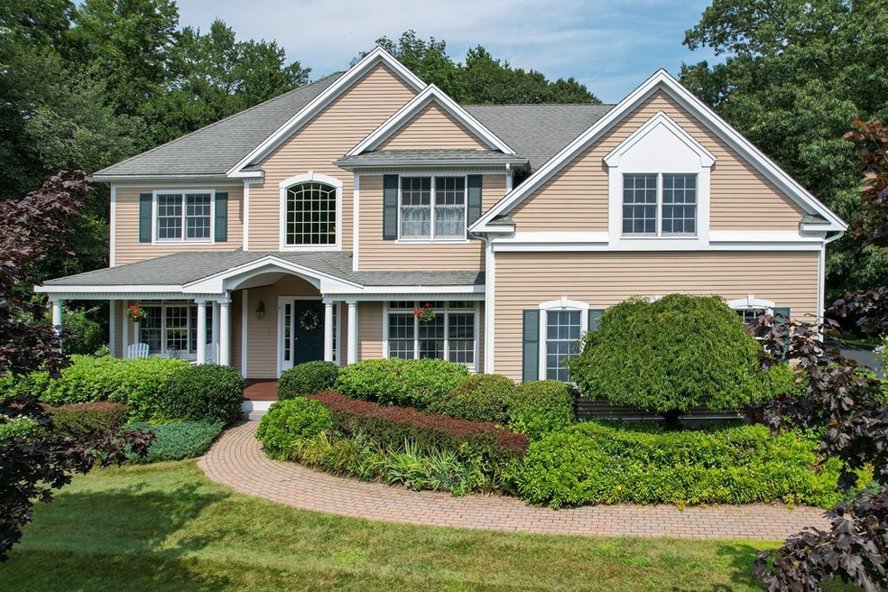 4 Kidder Ln, Southborough, MA 01772 - photo 1