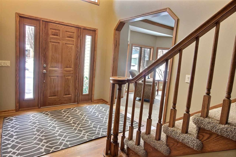 916 Timber Ridge Dr, Oregon, WI 53575 - photo 1