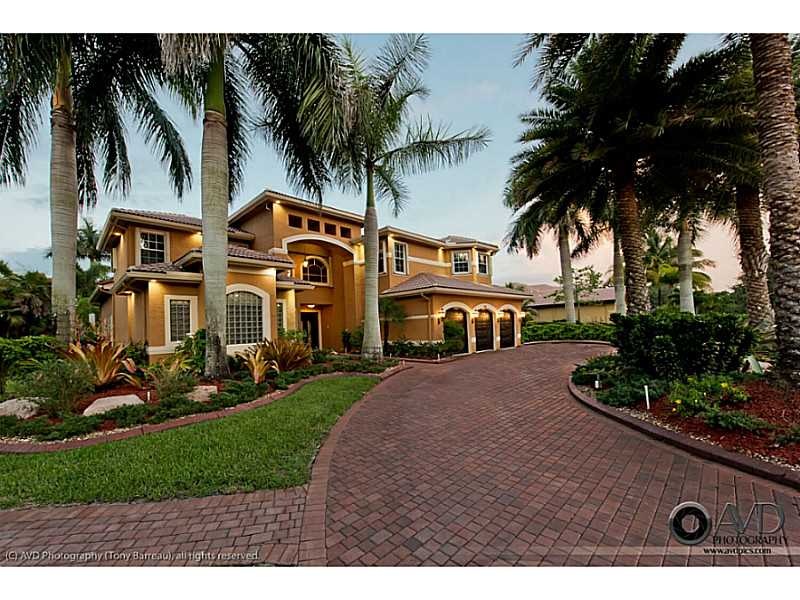 3776 Saratoga Ln, Davie, FL 33328 - photo 1