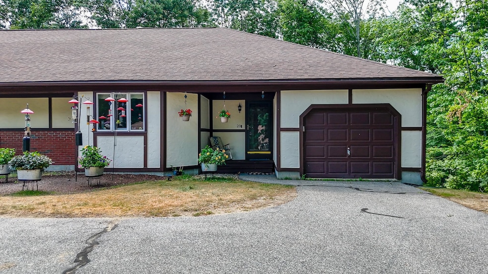 20 Chandler Dr, Atkinson, NH 03811 - photo 1