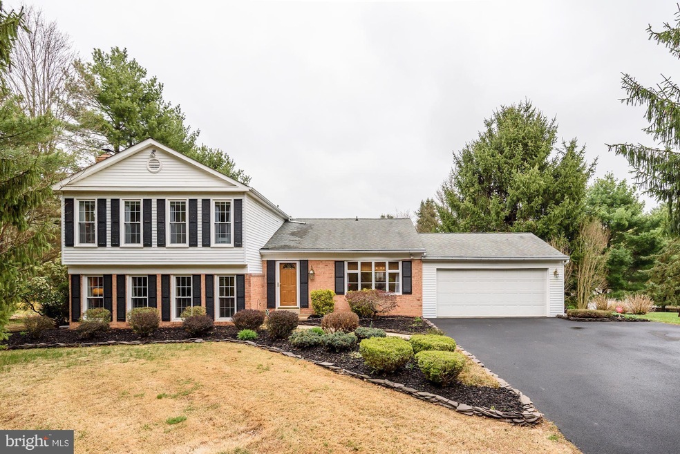 5412 Huckleberry Ln, Sykesville, MD 21784 - photo 1