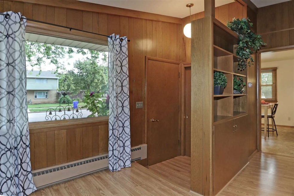 1627 N Mason St, Appleton, WI 54914 - photo 1