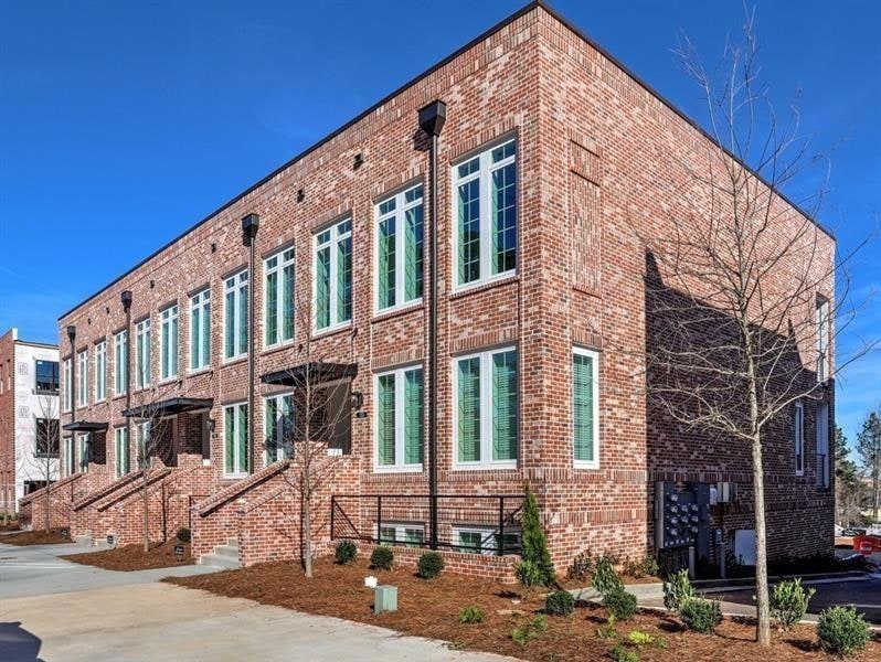 Luxury condo at The Maxwell!