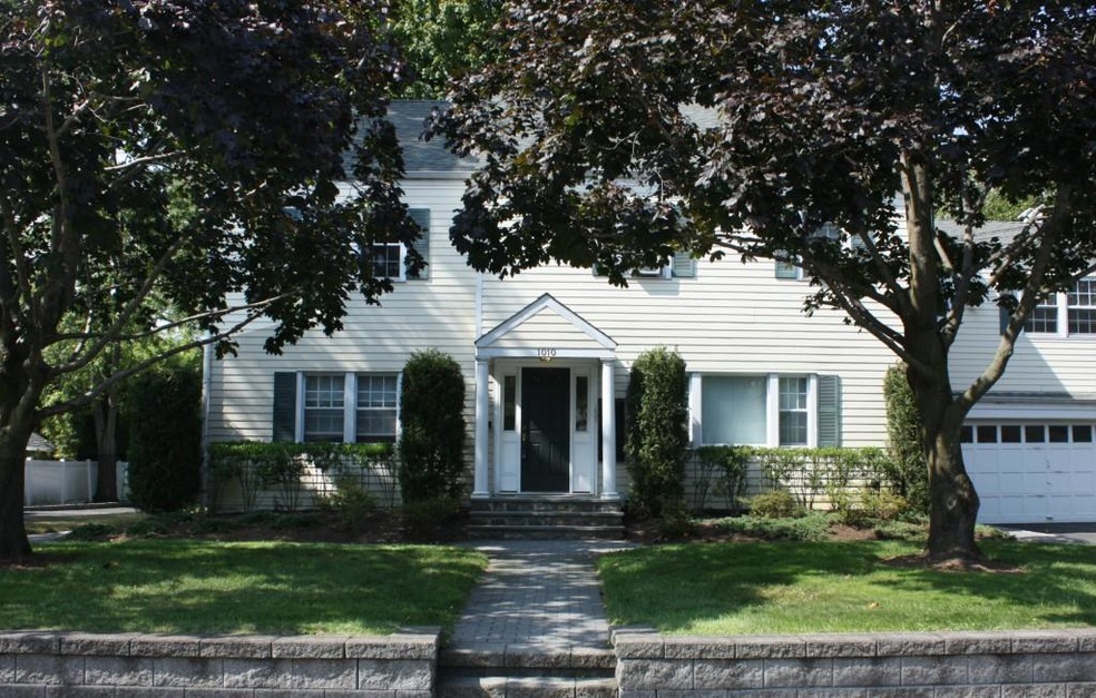1010 Halstead Ave, Mamaroneck, NY 10543 - photo 1