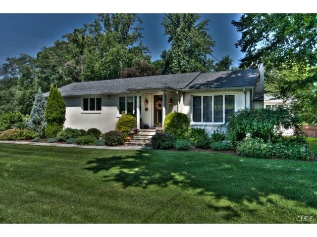 340 Stonehouse Rd, Trumbull, CT 06611 - photo 1