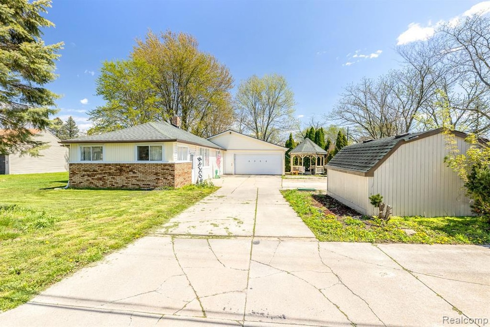 2532 Michigan Rd, Port Huron, MI 48060 - photo 1