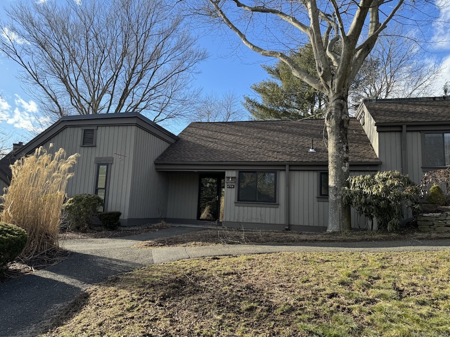 476 Heritage Village unit A, Southbury, CT 06488 - photo 1