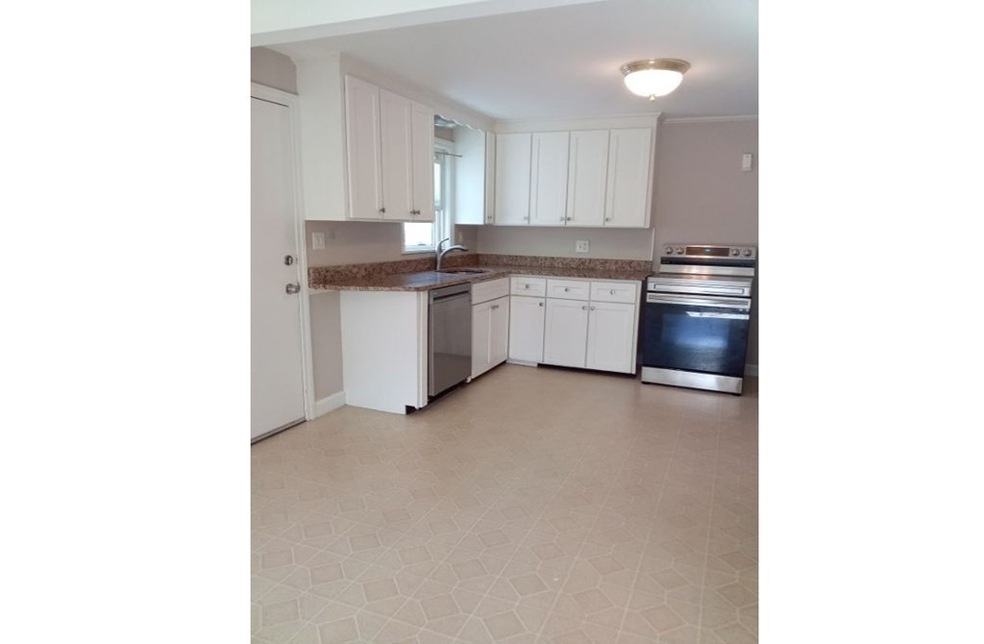 305 Newtonville Ave unit 1, Newtonville, MA 02460 - photo 1