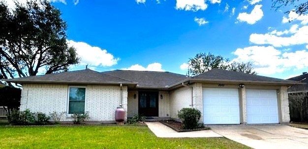 2901 Crane Dr, Pearland, TX 77581 - photo 1