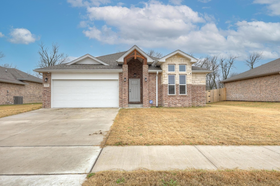 1330 Foundry Dr, Carthage, MO 64836 - photo 1