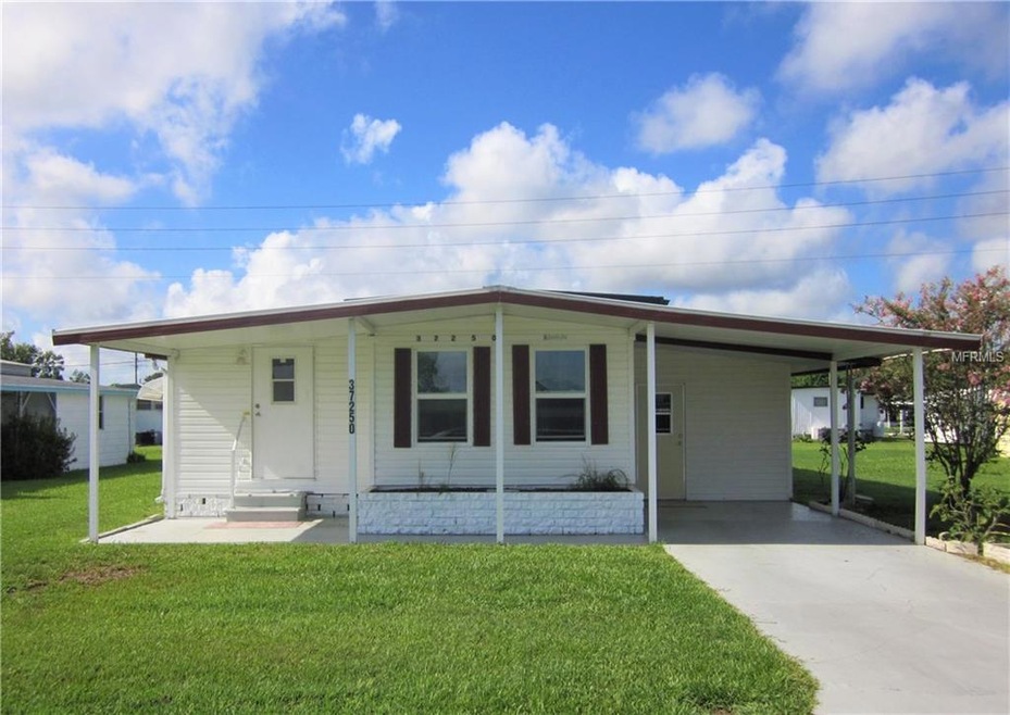 37250 Eileen Ave, Zephyrhills, FL 33542 - photo 1