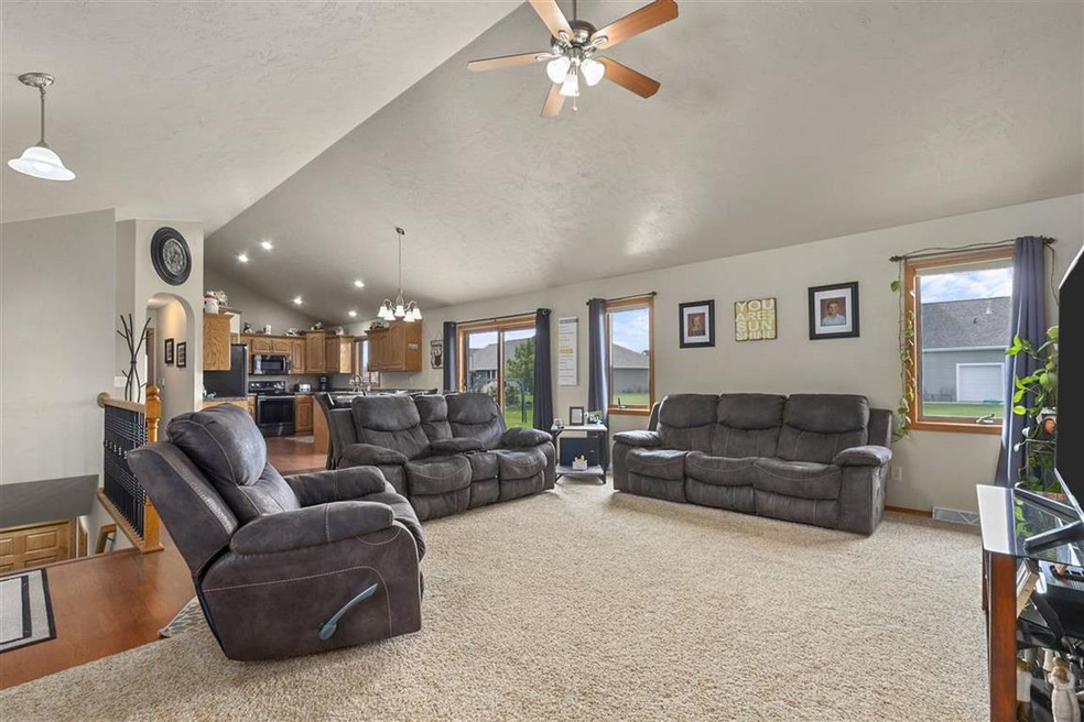 433 Albert Way, Appleton, WI 54915 - photo 1