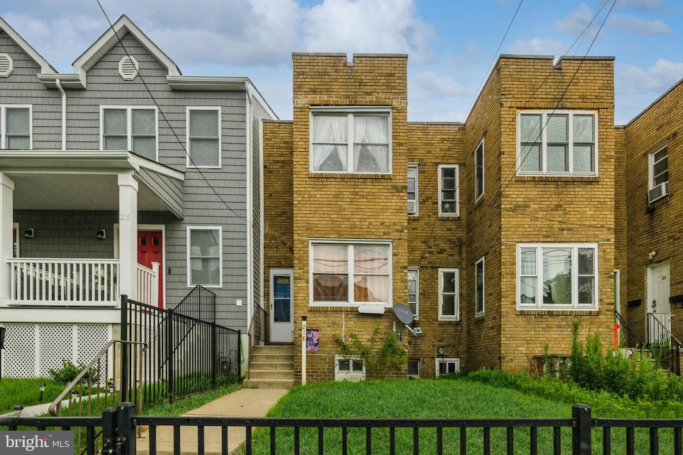 218 Morse St, Camden, NJ 08105 - photo 1