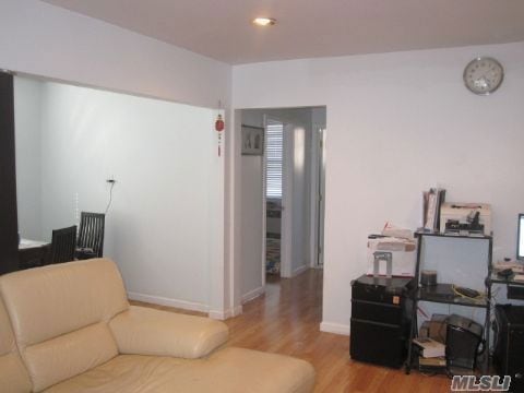 70-29 Park Dr E unit A, Flushing, NY 11367 - photo 1