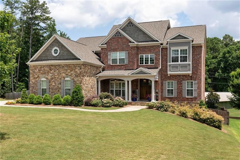 Beautiful professionally landscaped cul-de-sac lot