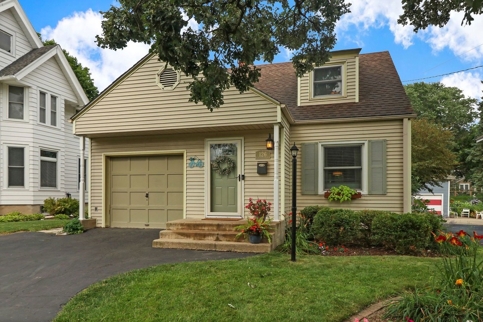 126 N Washington Ave, Batavia, IL 60510 - photo 1