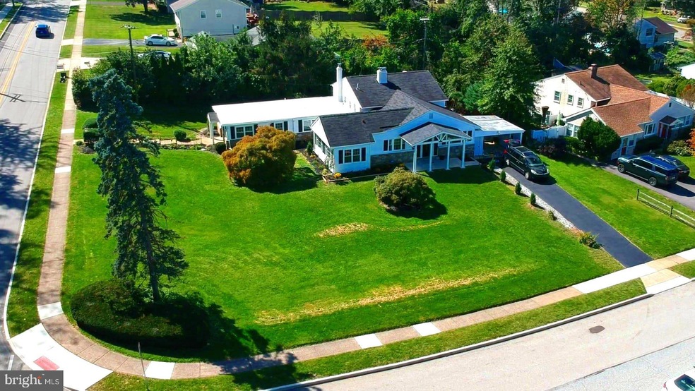 1100 Greenhill Rd, Flourtown, PA 19031 - photo 1