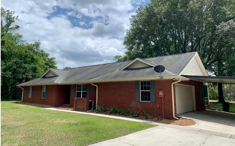 1726 NW Frontier Dr, Lake City, FL 32055 - photo 1