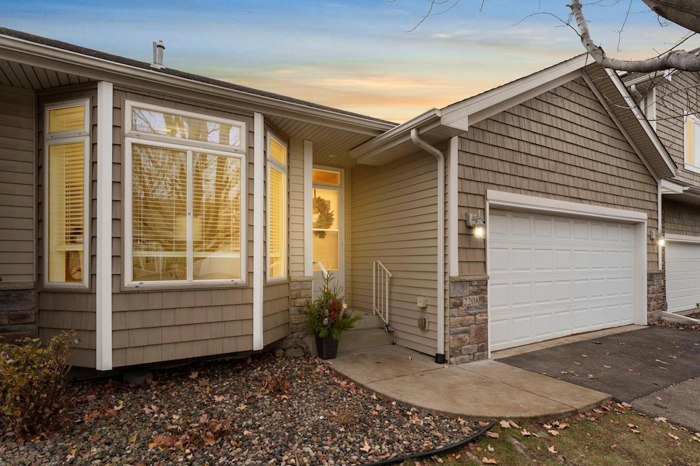 2208 Liberty Ln, Saint Paul, MN 55122 - photo 1