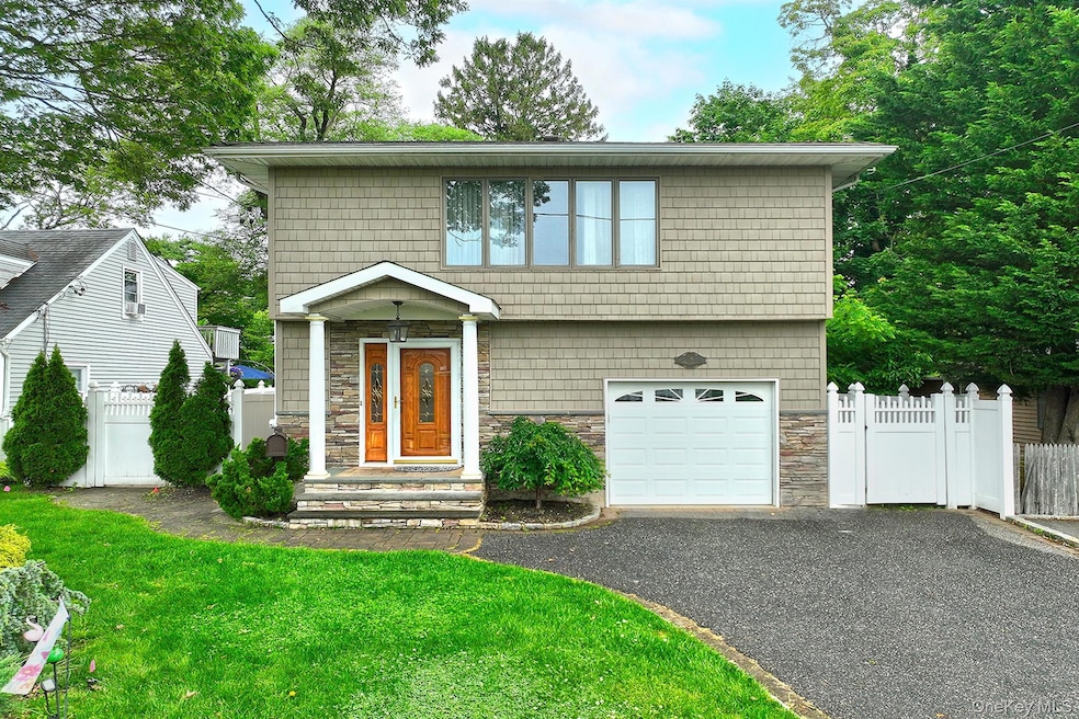 36 Dawes Ave, Syosset, NY 11791 - photo 1