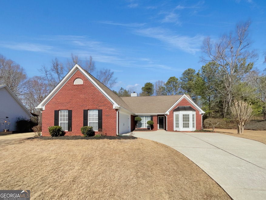 6255 Rock Port Dr, Flowery Branch, GA 30542 - photo 1