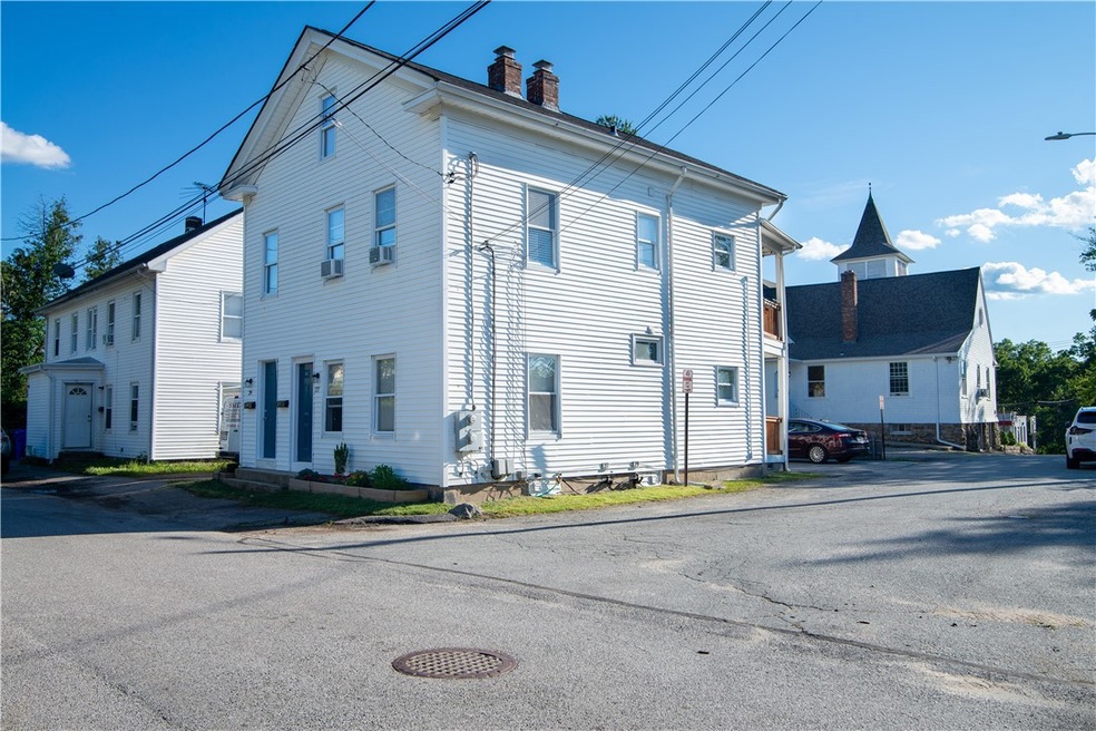 27 Centre St, West Warwick, RI 02893 - photo 1