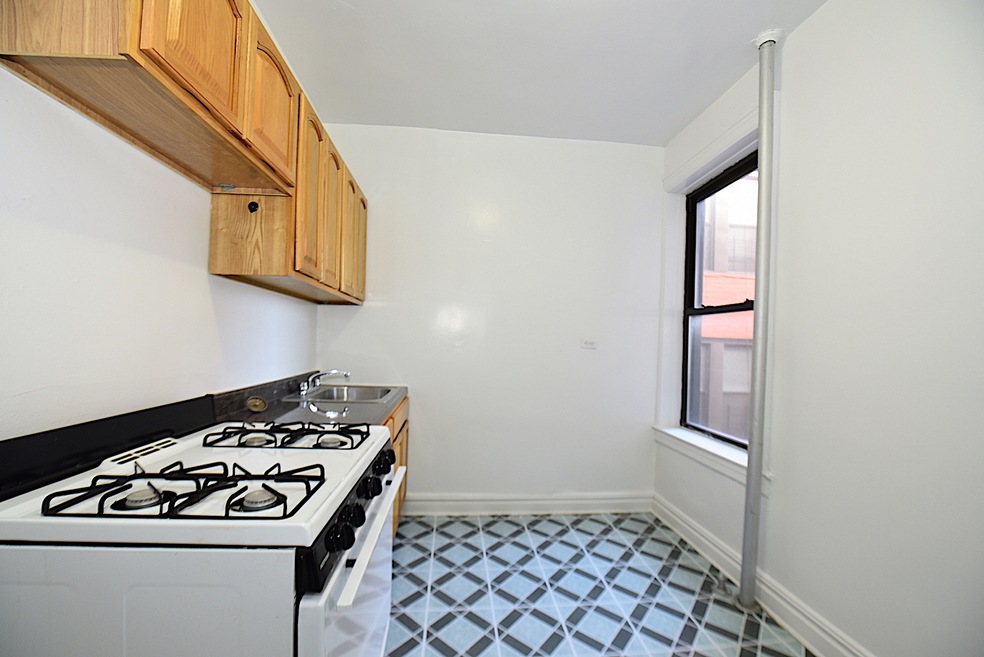 25-20 42nd St unit 1C, Long Island City, NY 11103 - photo 1