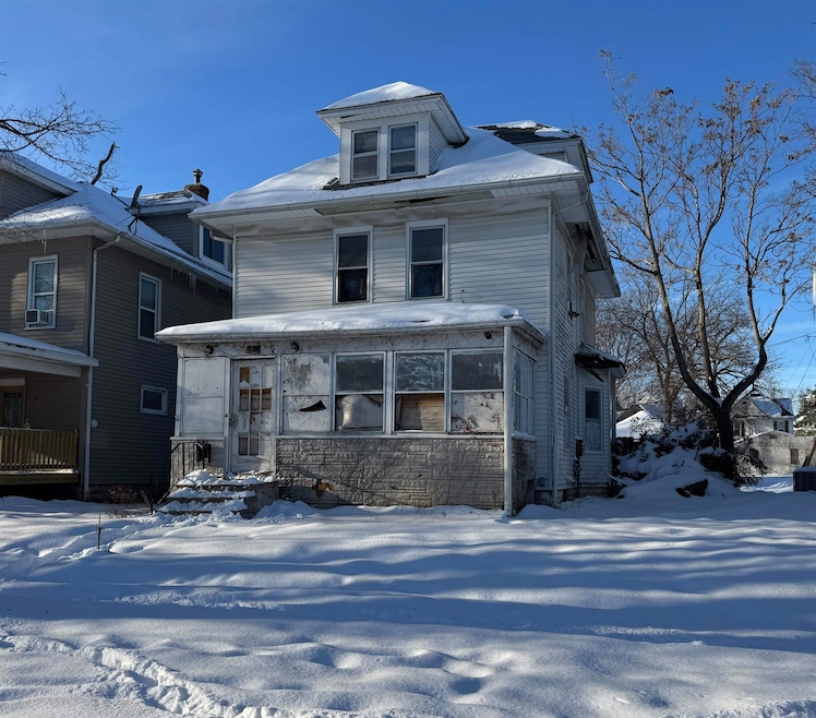 928 W 2nd St, Waterloo, IA 50701 - photo 1