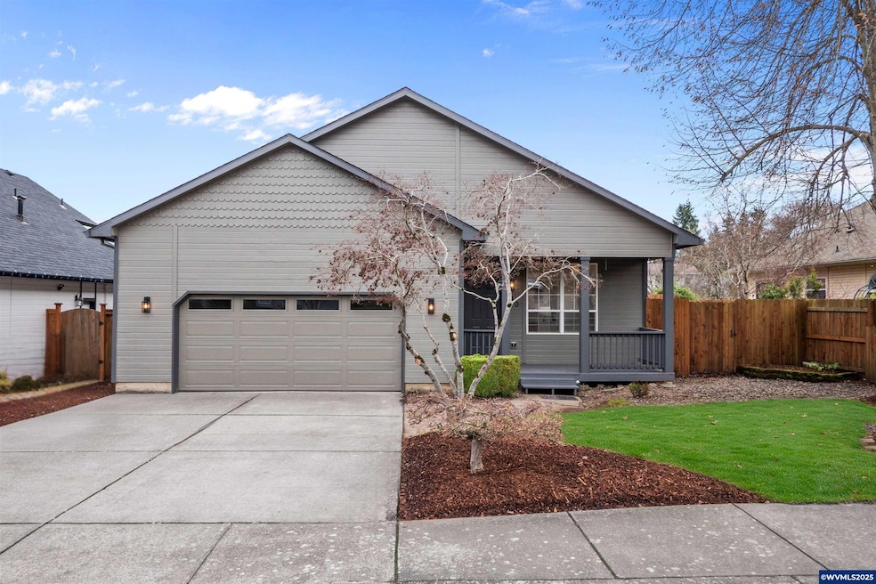 240 Norway St, Silverton, OR 97381 - photo 1