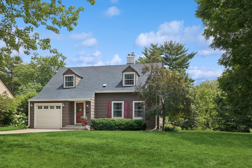 6633 Lynwood Blvd, Richfield, MN 55423 - photo 1