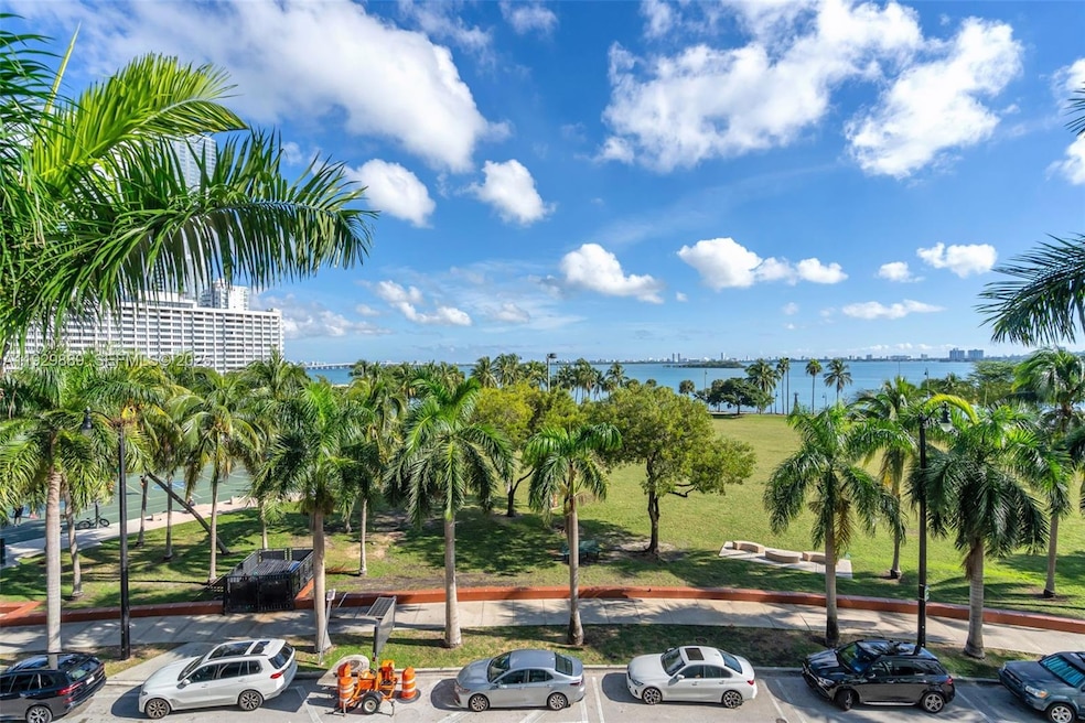 Quantum On the Bay unit 604, Miami, FL 33132 - photo 1