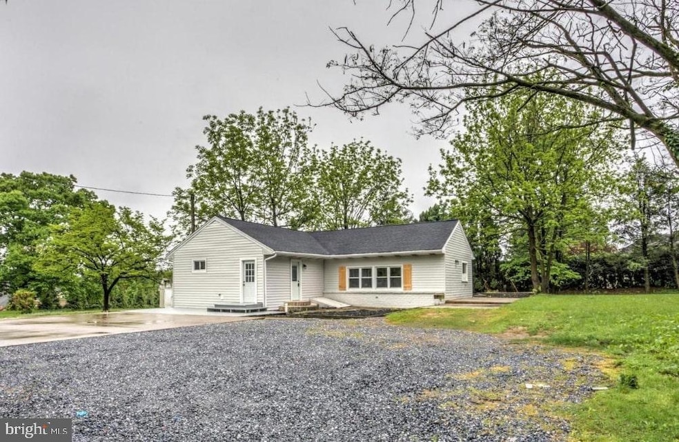 150 W Governor Rd, Hershey, PA 17033 - photo 1