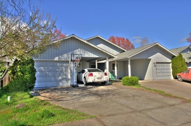 573 Primrose Dr, Central Point, OR 97502 - photo 1