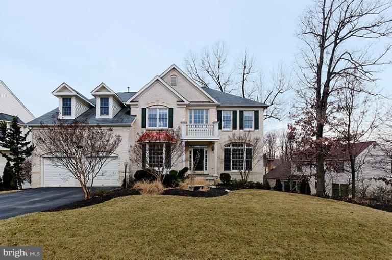 8307 Wolftrap Rd, Vienna, VA 22182 - photo 1