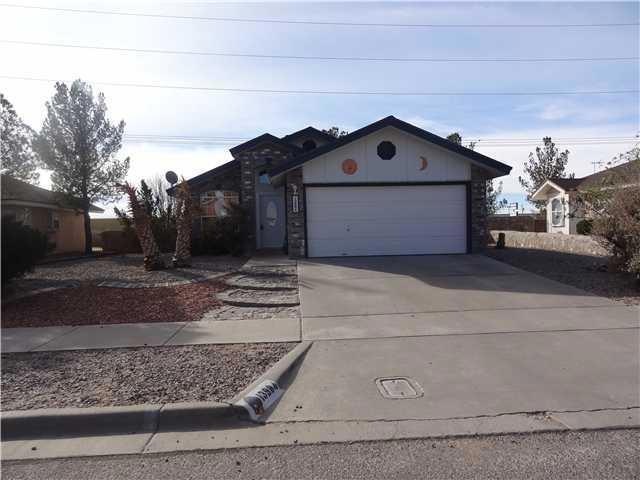 13984 Lago Seco Dr, Horizon City, TX 79928 - photo 1