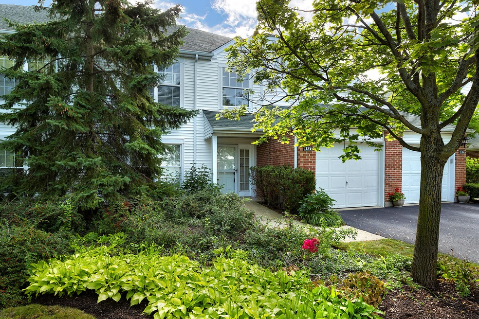 138 Pembroke Cir unit 8BS, Lake Bluff, IL 60044 - photo 1