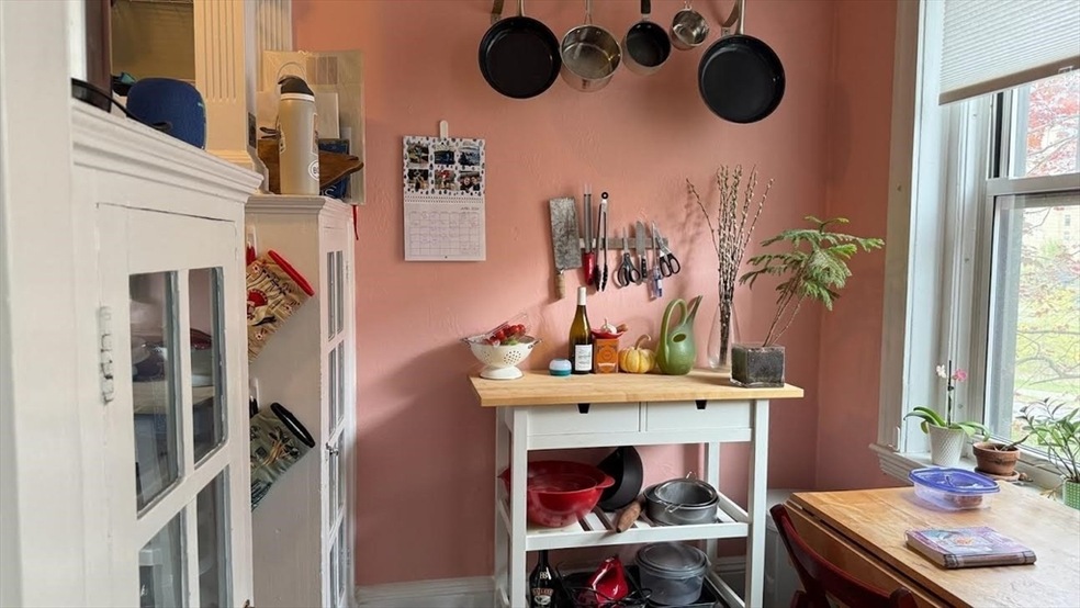 120 Riverway unit 9, Boston, MA 02215 - photo 1