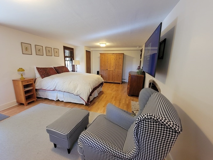 33 Weybridge Ln unit Studio, Brookline, MA 02445 - photo 1