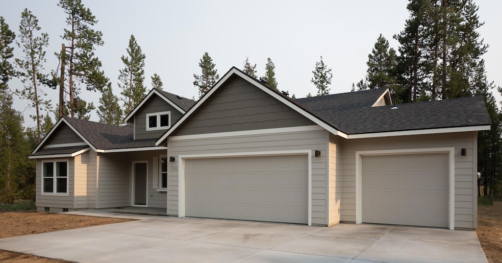 17255 Avocet Dr, Bend, OR 97707 - photo 1