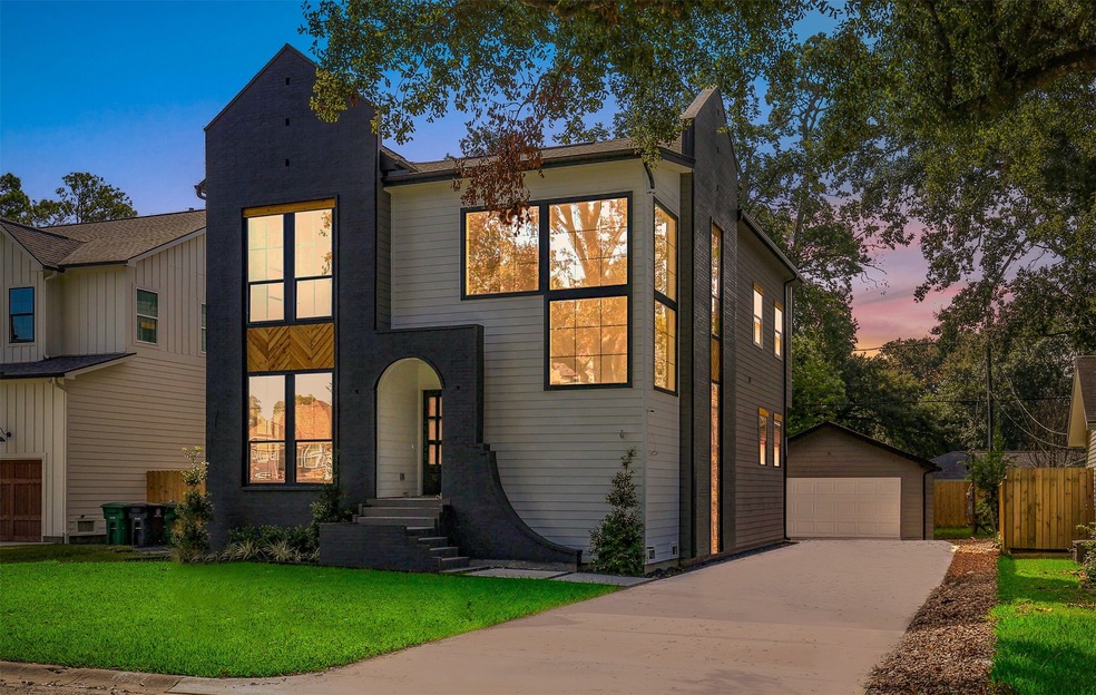 1905 Chippendale Rd, Houston, TX 77018 - photo 1